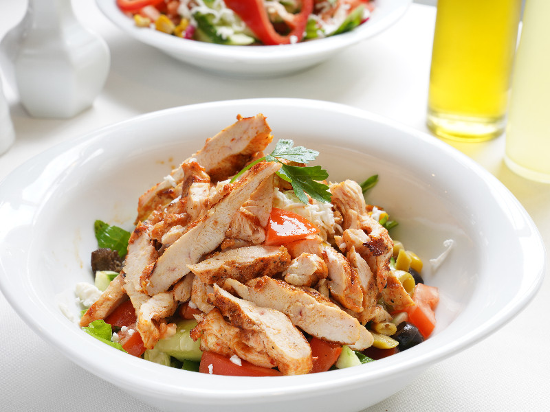 Tavuklu Akdeniz Salata